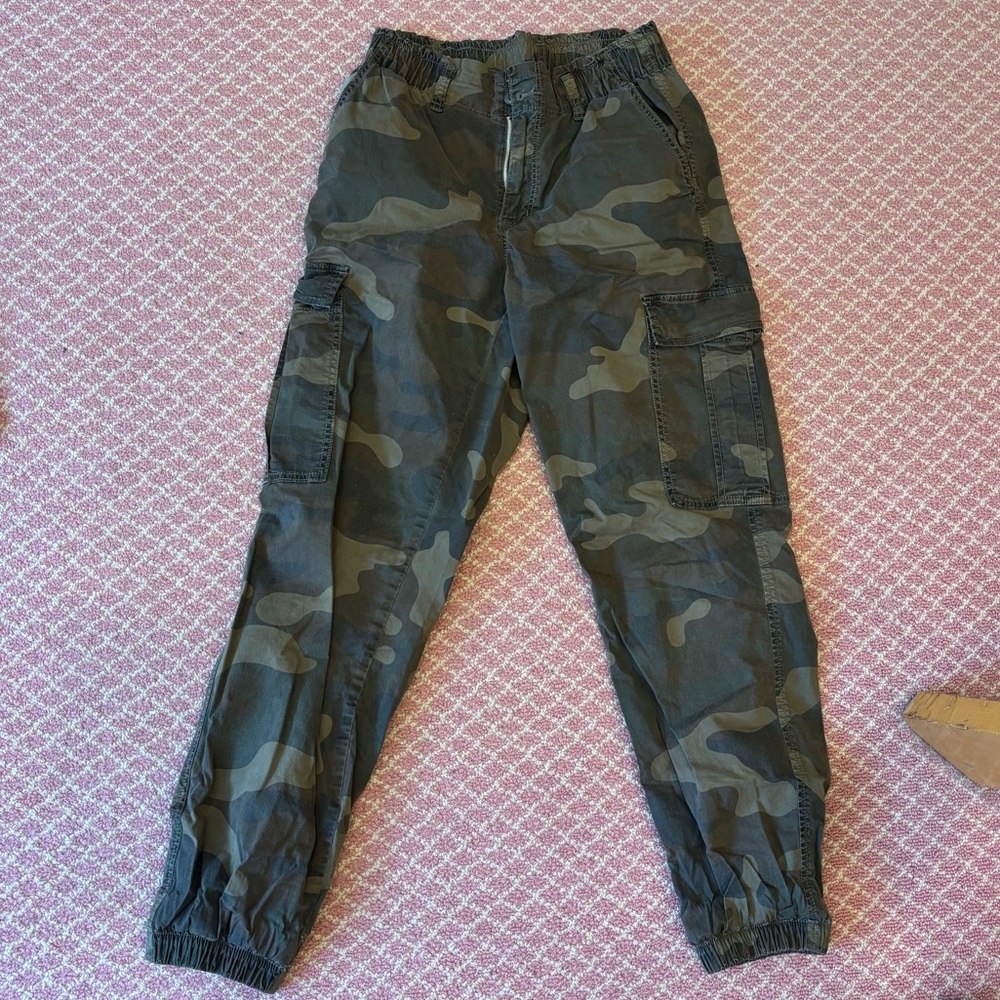 American Eagle Outfitters Camouflage Pants